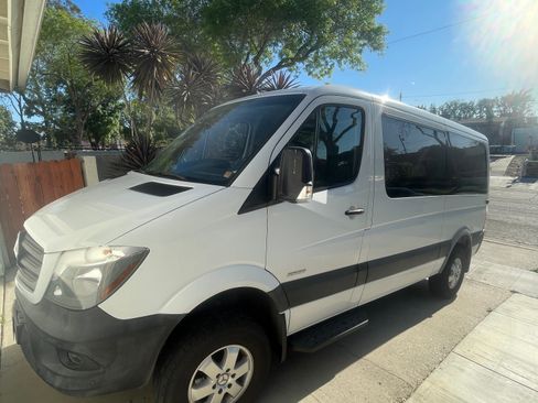 Used 2016 Mercedes-Benz Sprinter 2500 image 2