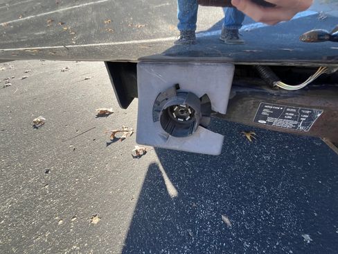 Used 2013 Ford E-350 and Econoline 350 XLT image 18