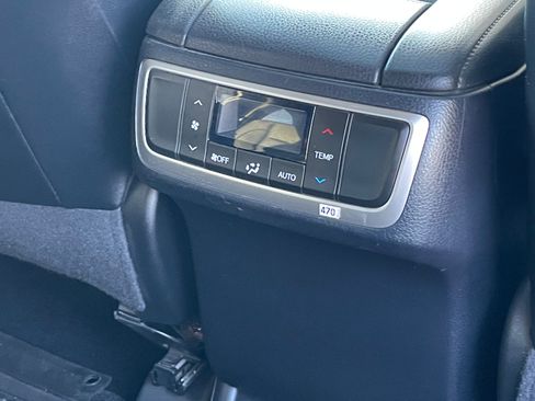 Used 2015 Toyota Highlander Limited image 10