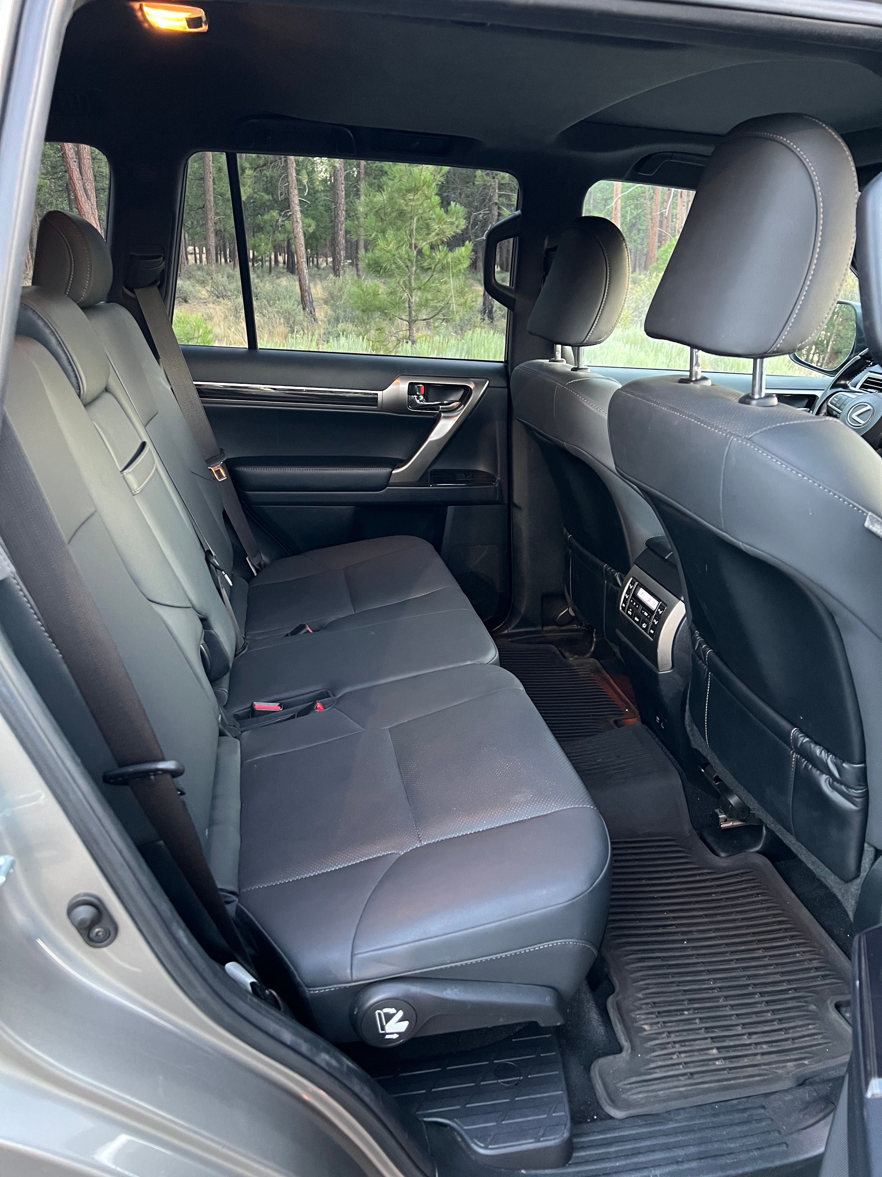 Used 2021 Lexus GX 460 Premium w/ Premium Package AWD/4WD image 27