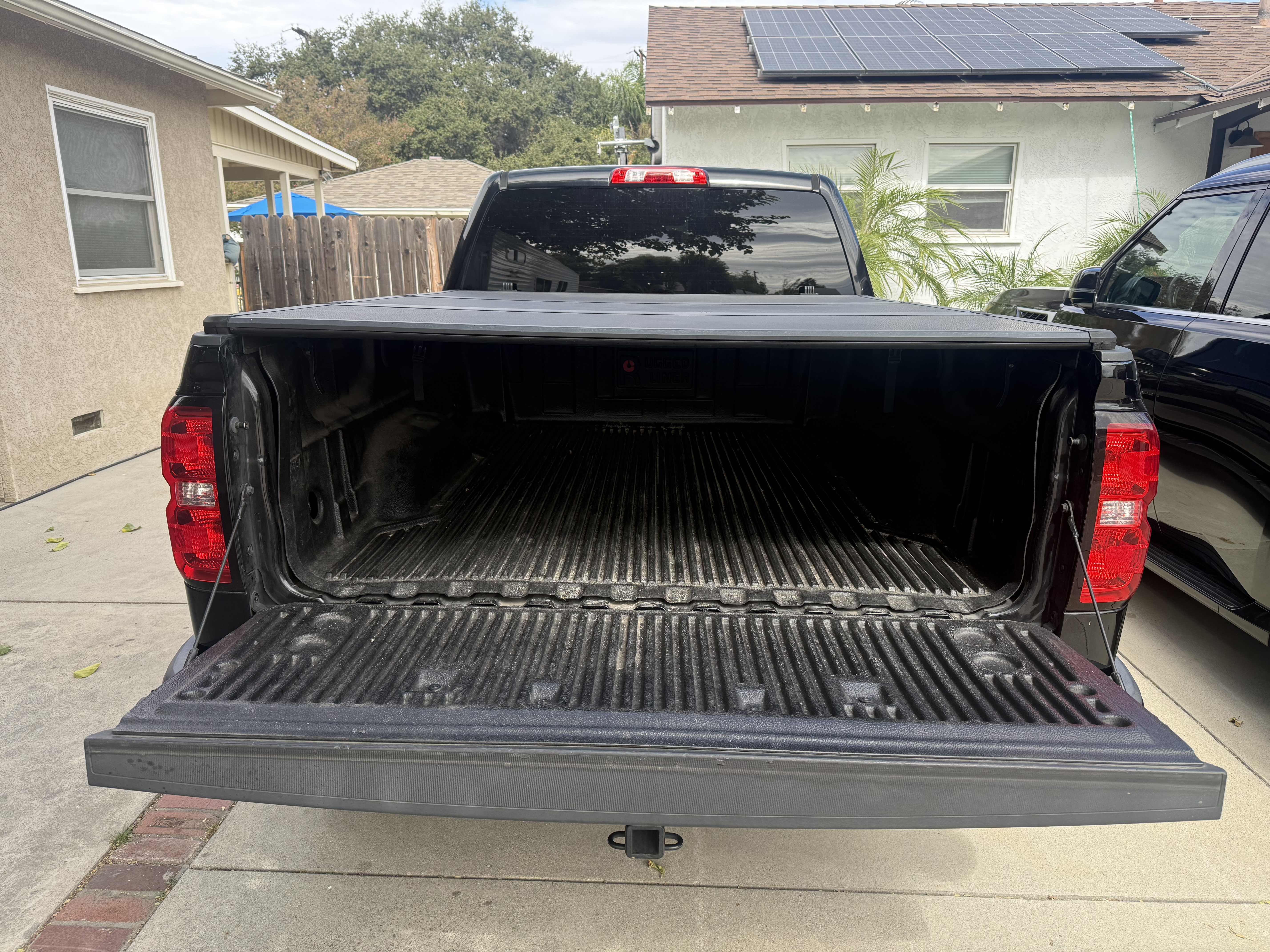 Used 2017 Chevrolet Silverado 1500 Custom w/ Custom Convenience Package RWD image 9