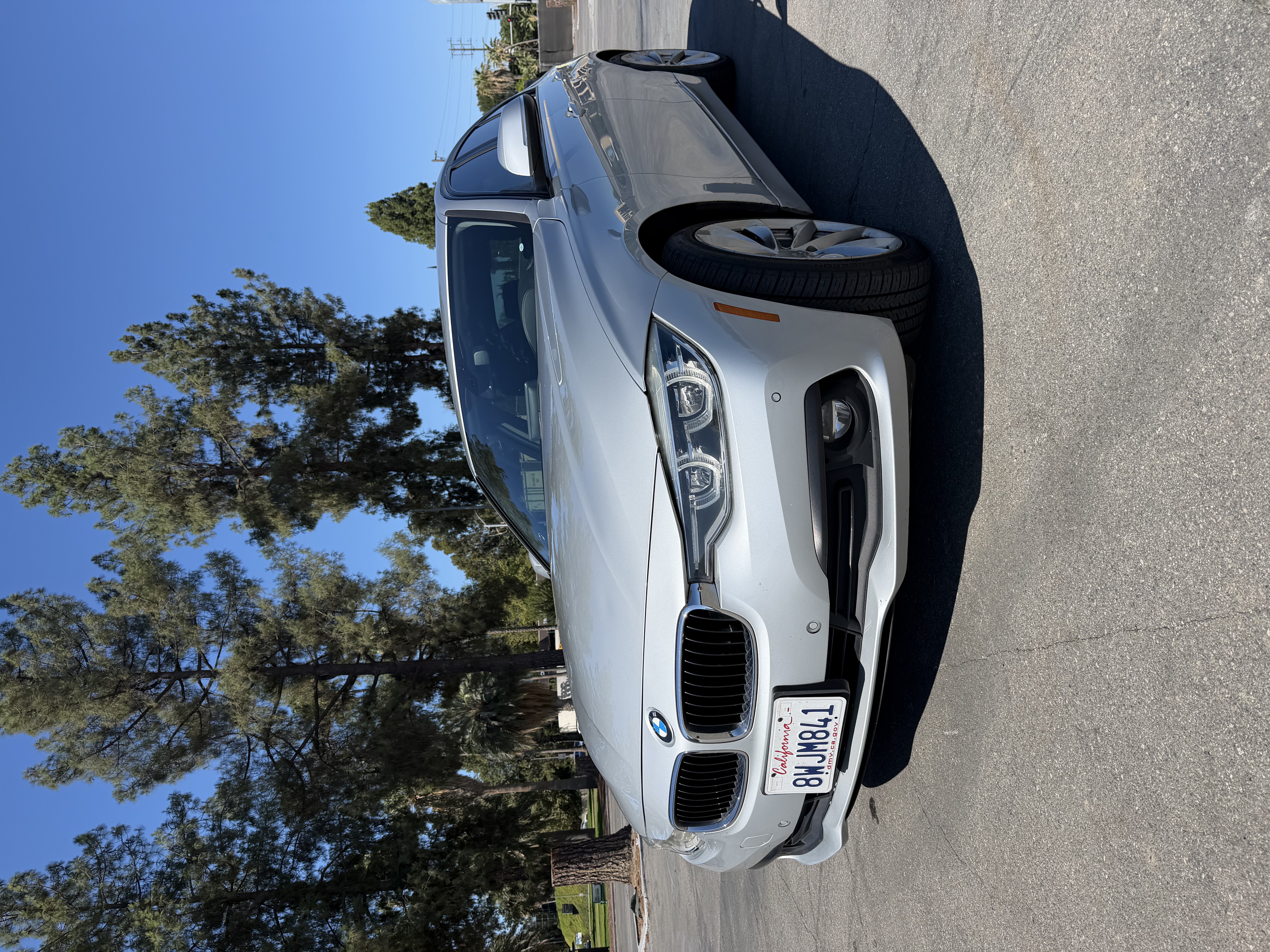 Used 2018 BMW 320i Sedan RWD image 2
