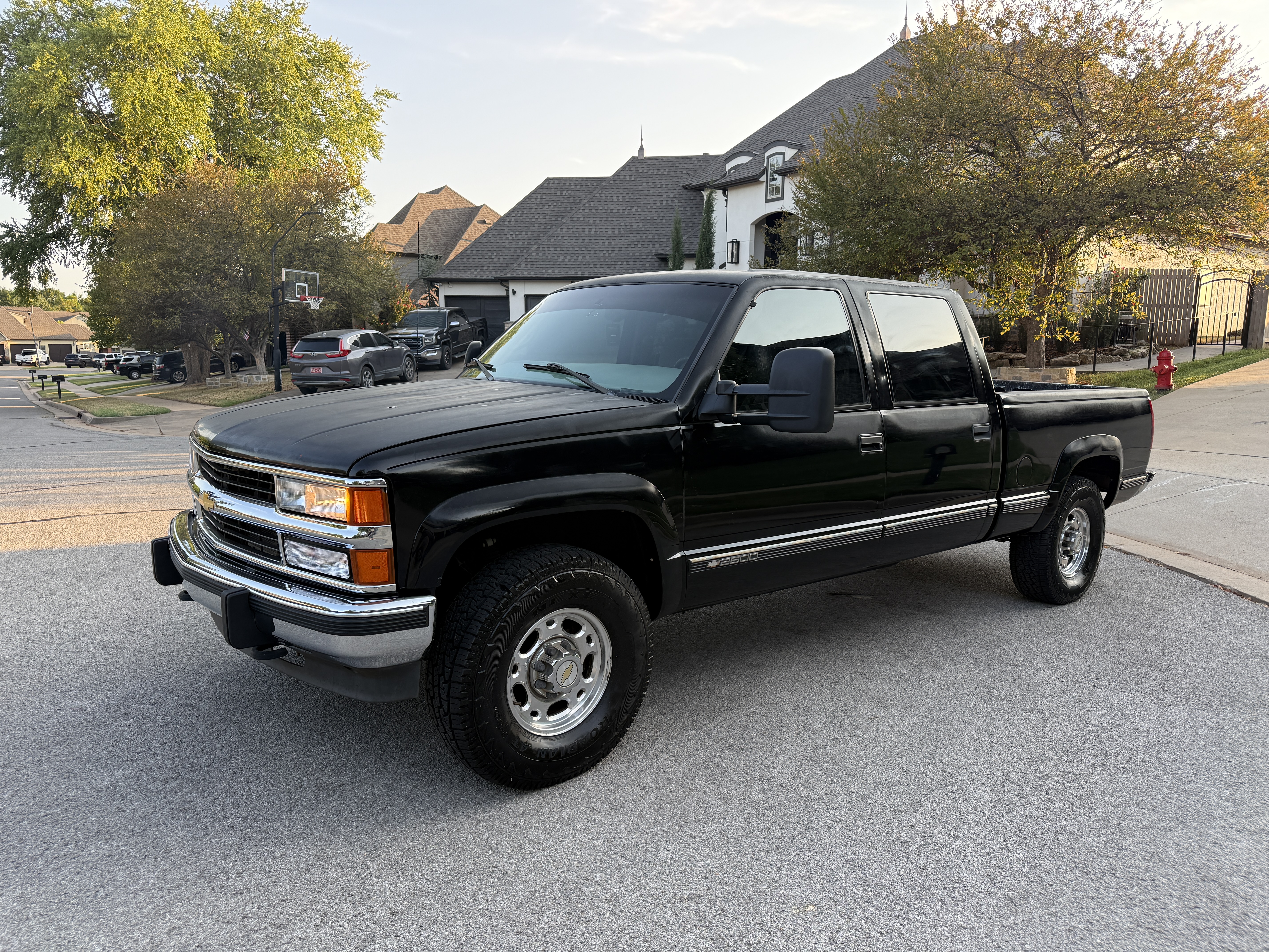 Used 2000 Chevrolet Silverado 2500 4x4 Crew Cab image 1