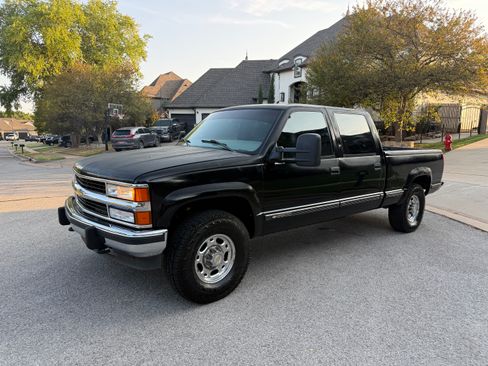 Used 2000 Chevrolet Silverado 2500 4x4 Crew Cab image 1