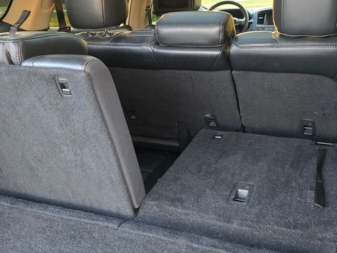 Used 2017 Nissan Pathfinder Platinum w/ Family Entertainment Package image 13