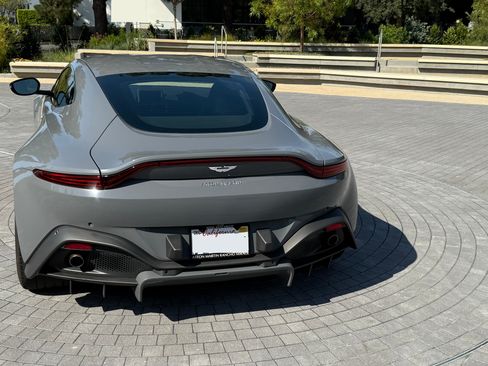 Used 2020 Aston Martin V8 Vantage Coupe image 9