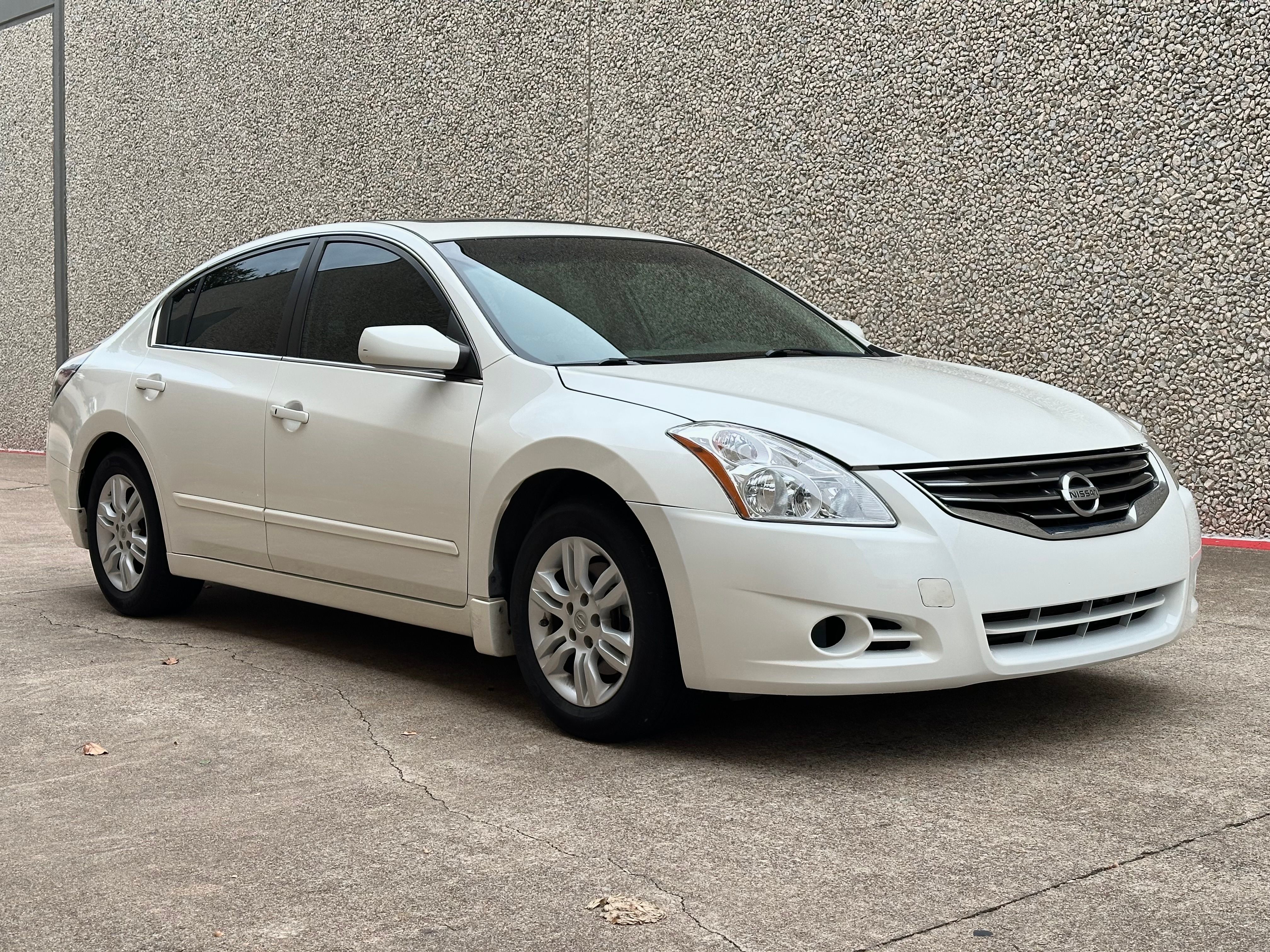 Used 2012 Nissan Altima 2.5 S w/ Convenience Pkg FWD image 2