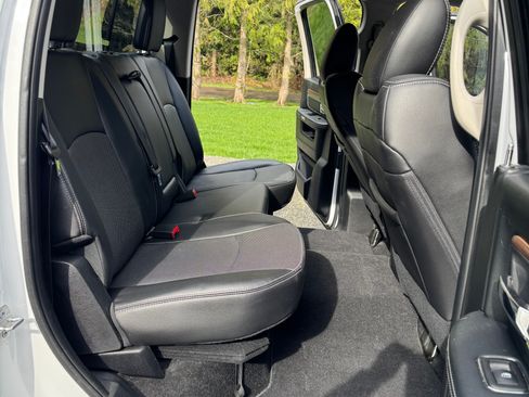 Used 2016 RAM 1500 Laramie w/ Convenience Group image 10