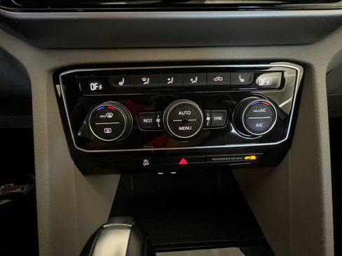 Used 2023 Volkswagen Atlas SE AWD/4WD image 11