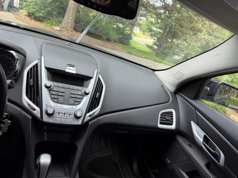 Used 2010 GMC Terrain SLE AWD/4WD image 9