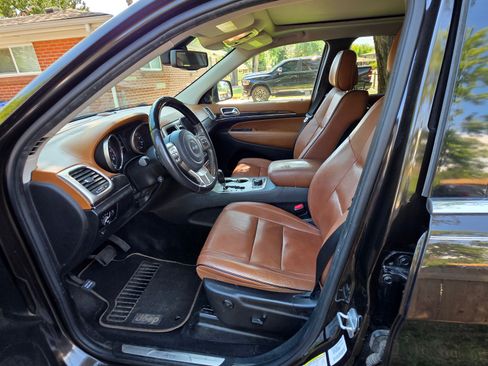 Used 2012 Jeep Grand Cherokee Overland Summit image 11