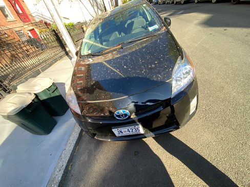 Used 2011 Toyota Prius Two FWD image 2