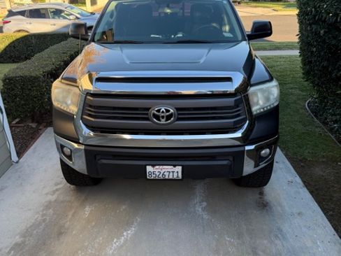 Used 2015 Toyota Tundra SR5 image 2