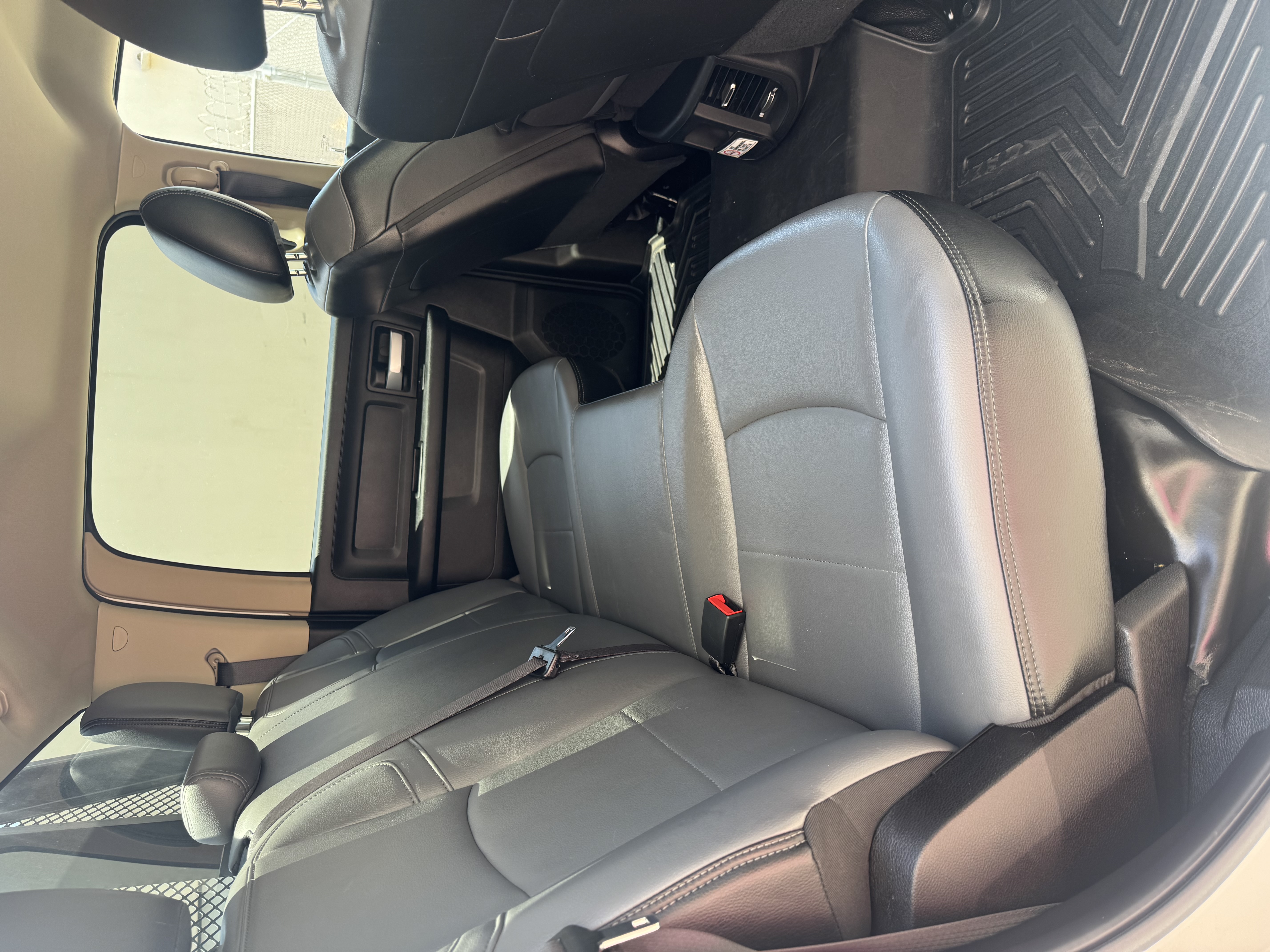 Used 2019 RAM 4500 Tradesman w/ Chrome Appearance Group AWD/4WD image 11