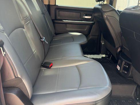 Used 2019 RAM 4500 Tradesman w/ Chrome Appearance Group AWD/4WD image 11