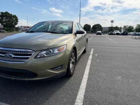 Used 2012 Ford Taurus SEL FWD image 10