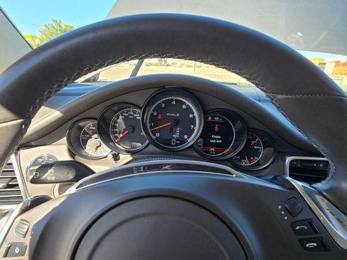 Used 2014 Porsche Panamera Turbo S Executive image 8