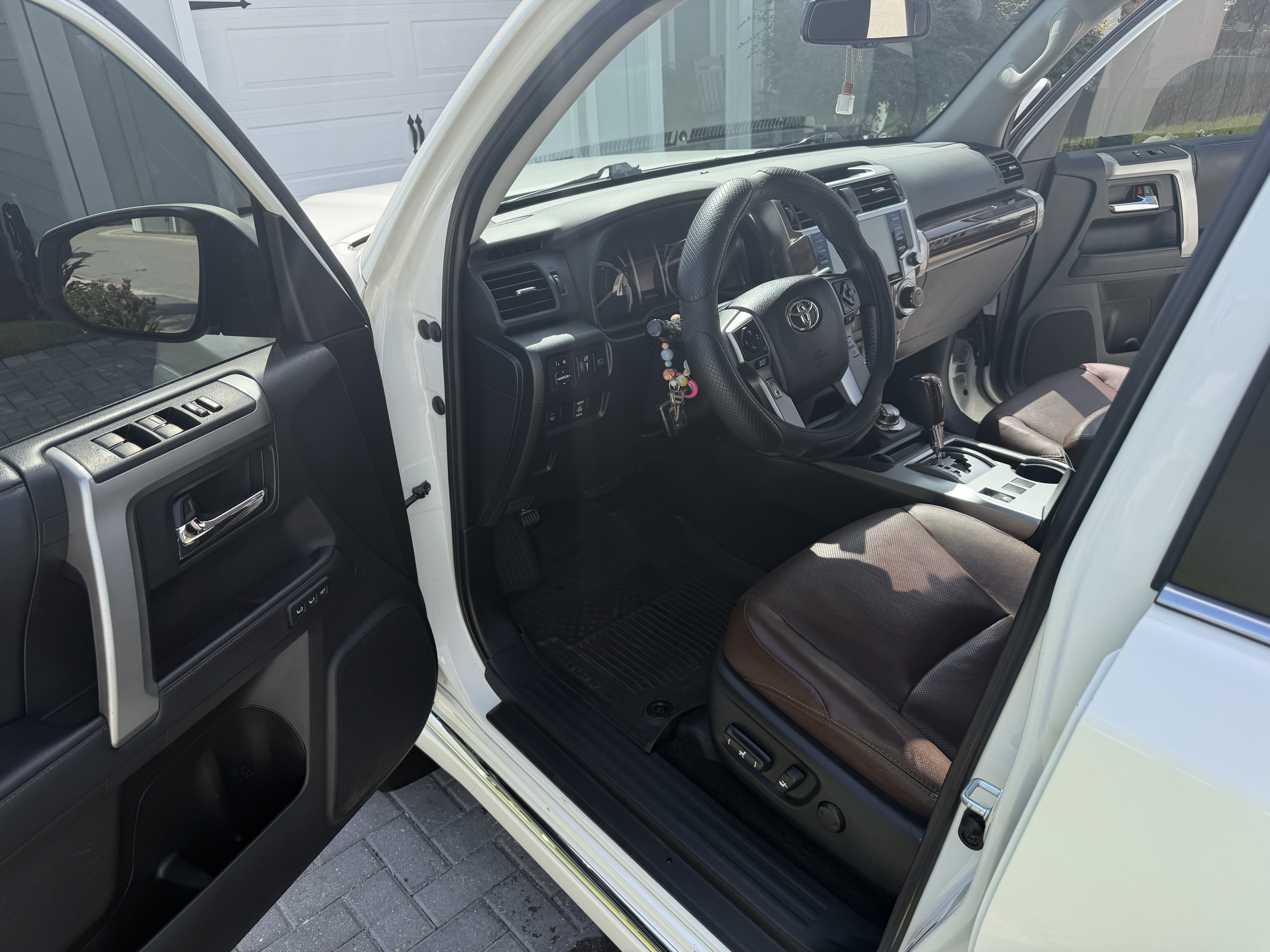 Used 2021 Toyota 4Runner Limited AWD/4WD image 14