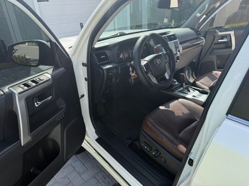 Used 2021 Toyota 4Runner Limited AWD/4WD image 14