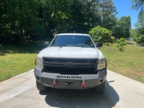 Used 2014 Chevrolet Silverado 2500 LT AWD/4WD image 2