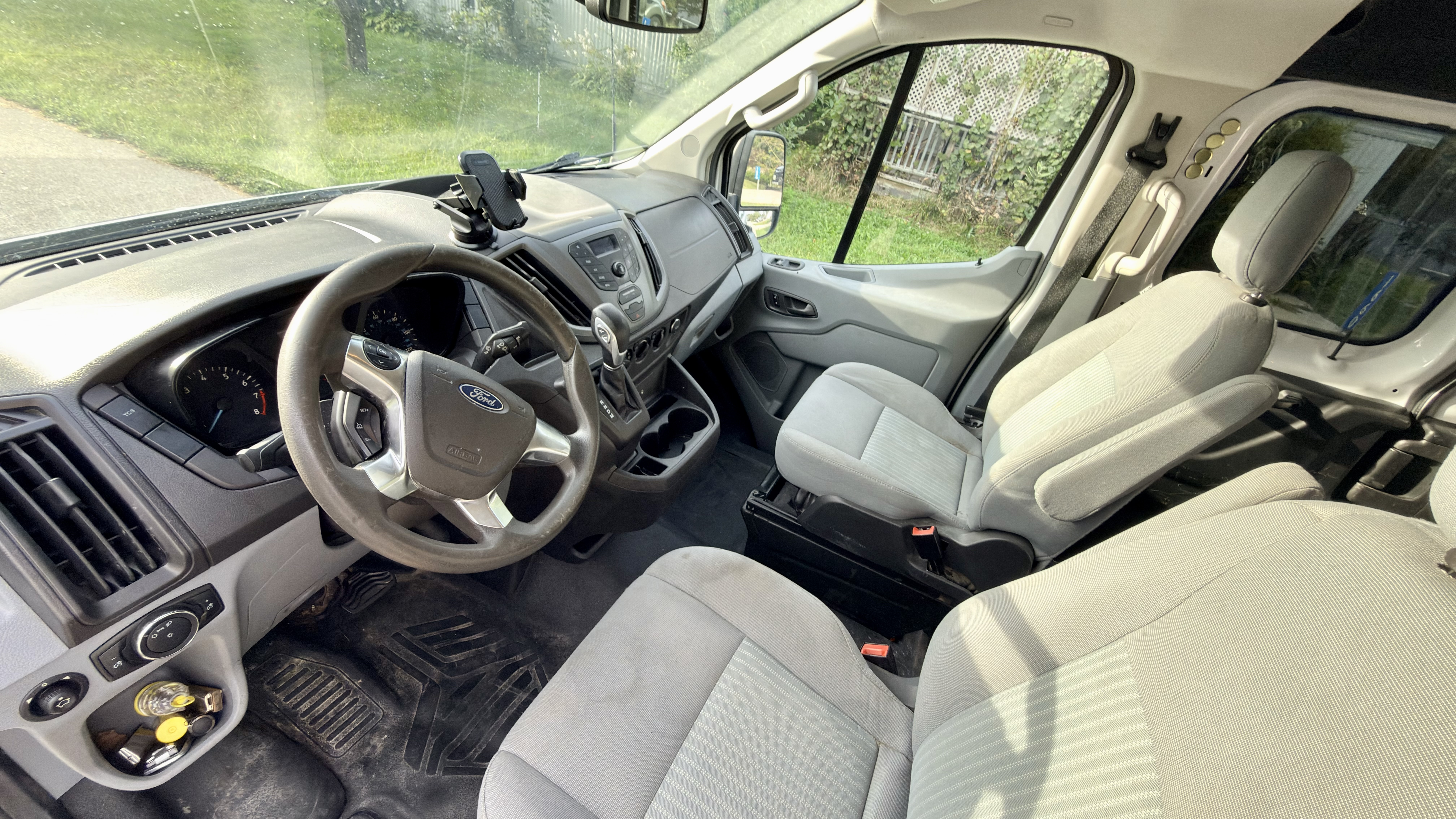 Used 2016 Ford Transit 250 130 Low Roof w/ Exterior Upgrade Package RWD image 13