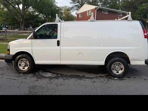 Used 2019 Chevrolet Express 2500 w/ Driver Convenience Package RWD image 1