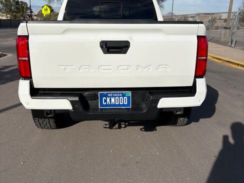 Used 2024 Toyota Tacoma TRD Off-Road image 6