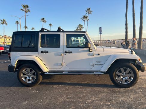 Used 2013 Jeep Wrangler Unlimited Sahara w/ Dual Top Group image 10