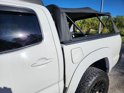 Used 2010 Toyota Tacoma 4x4 Double Cab image 10