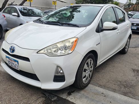 Used 2014 Toyota Prius C One image 1