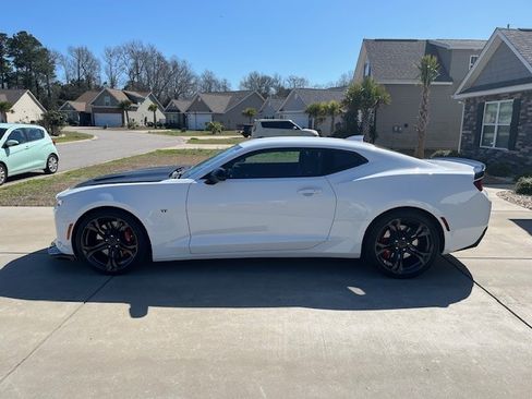 Used 2018 Chevrolet Camaro SS image 1