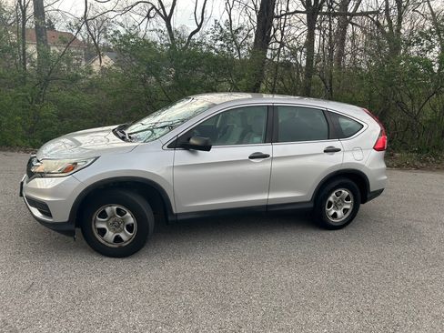Used 2016 Honda CR-V LX image 2