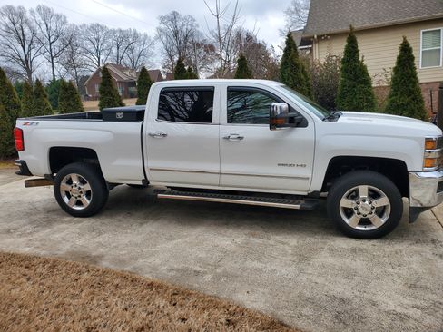 Used 2016 Chevrolet Silverado 2500 LTZ w/ Duramax Plus Package image 8