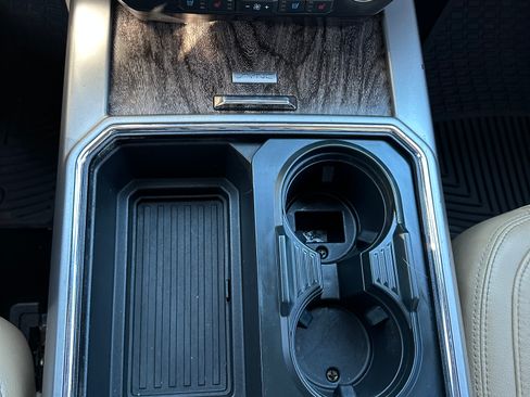 Used 2017 Ford F550 4x4 Crew Cab Super Duty image 16