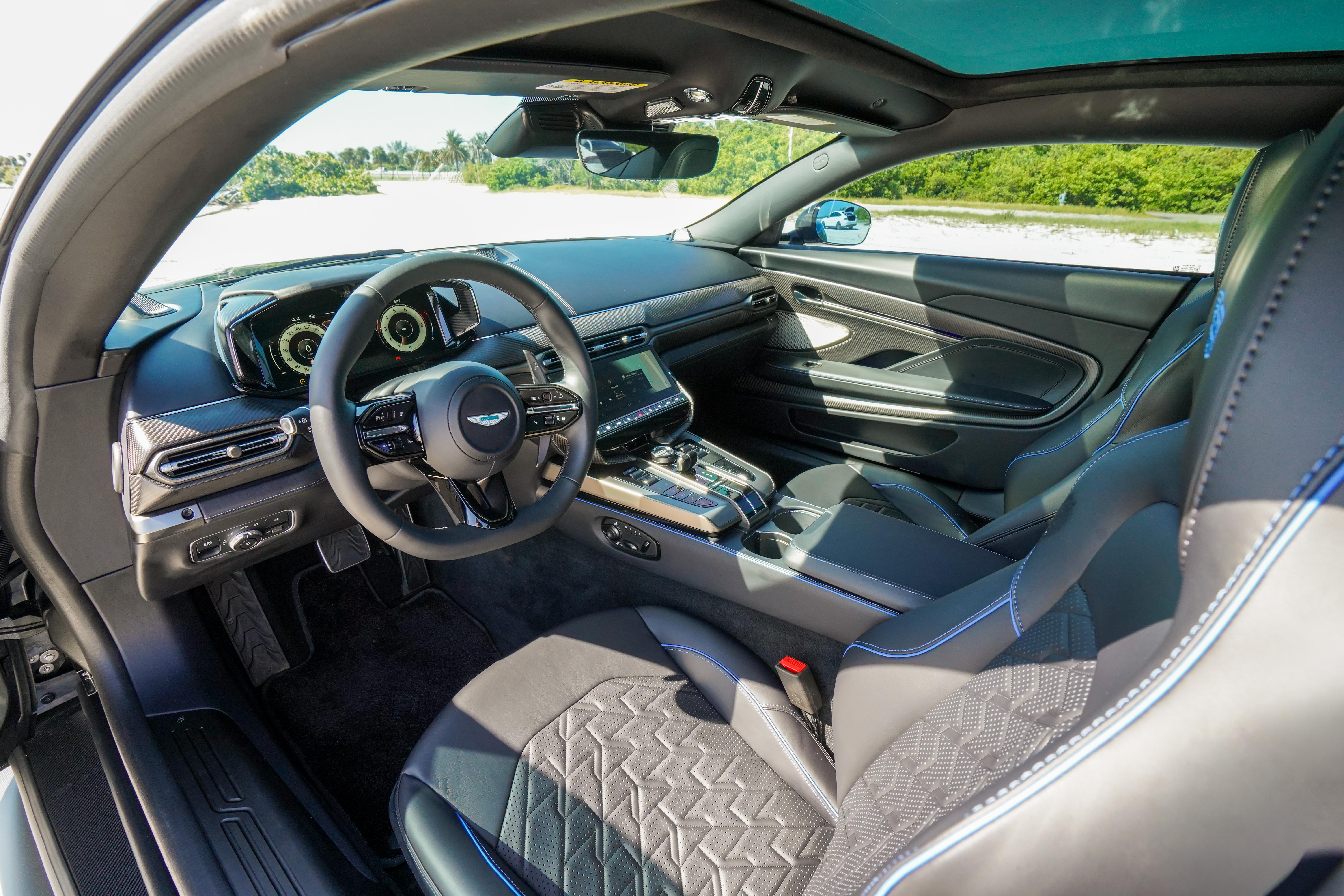 Used 2025 Aston Martin Vanquish RWD image 16