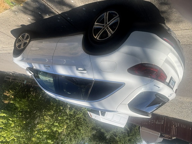 Used 2020 Mercedes-Benz GLC 300 4MATIC image 4