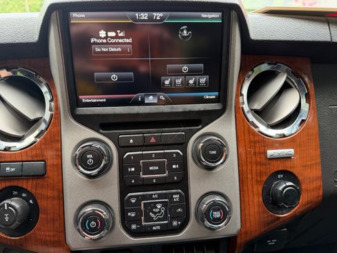 Used 2016 Ford F250 King Ranch w/ FX4 Off-Road Package AWD/4WD image 8