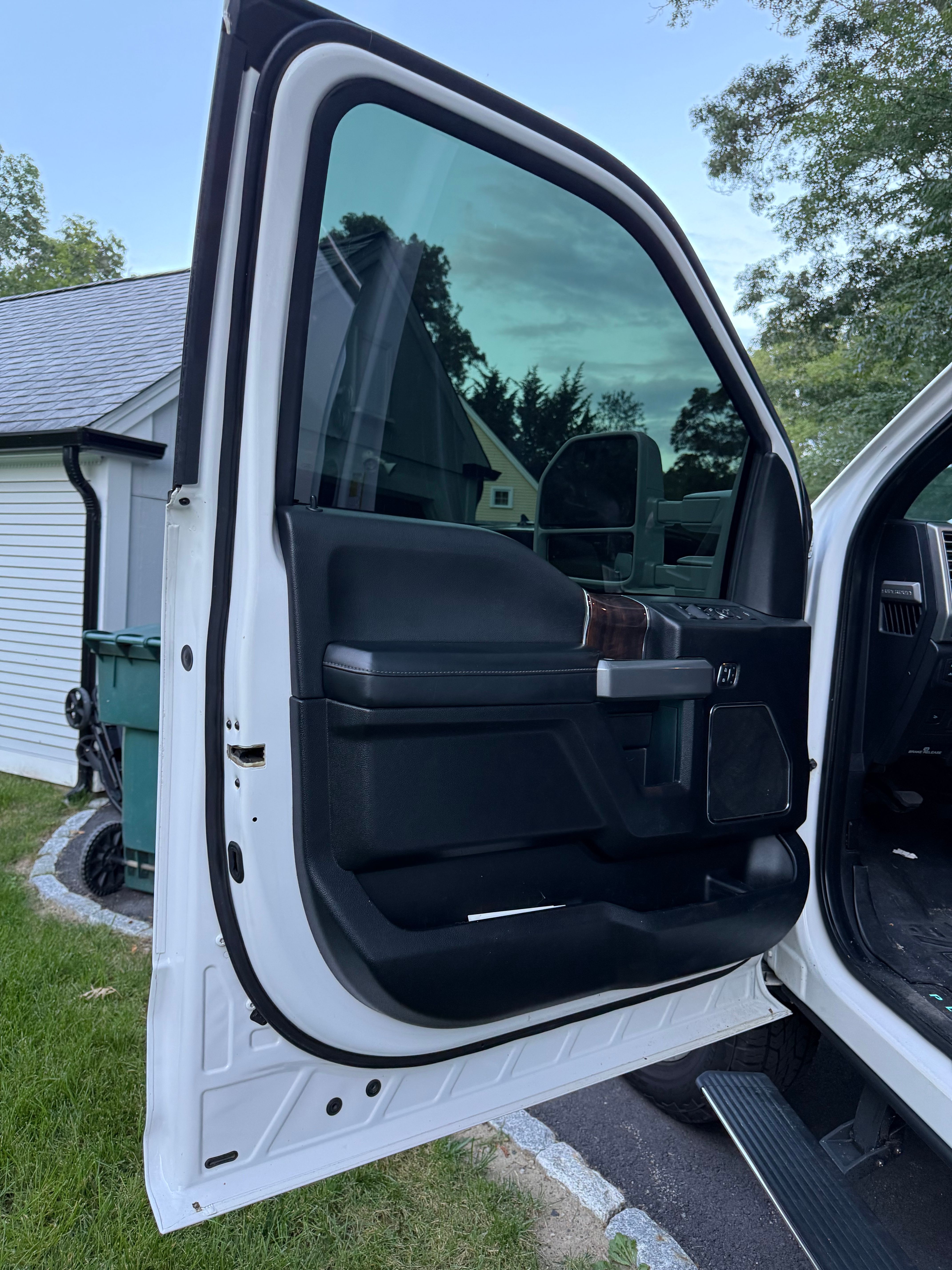 Used 2017 Ford F250 Platinum w/ Platinum Ultimate Package AWD/4WD image 10