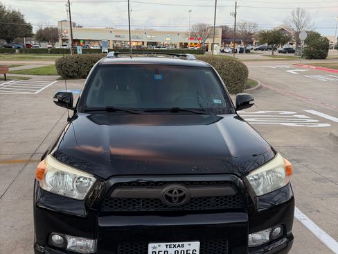 Used 2011 Toyota 4Runner SR5 image 2