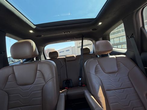 Used 2022 Kia Telluride SX w/ SX Prestige Package image 9