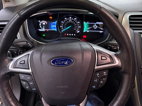 Used 2016 Ford Fusion Titanium image 18