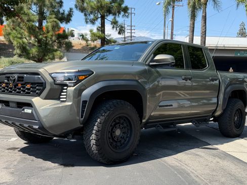 Used 2024 Toyota Tacoma TRD Off-Road w/ TRD Off Road Premium Package AWD/4WD image 14