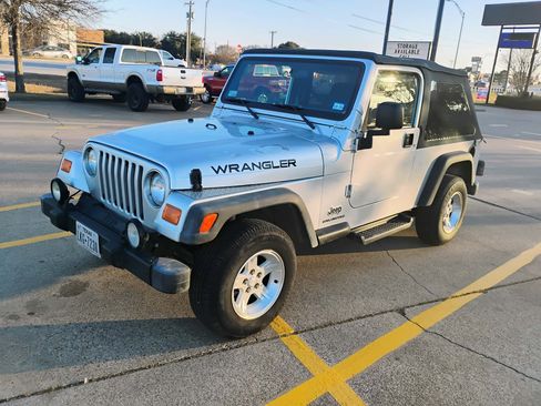 Used 2004 Jeep Wrangler 4WD image 6