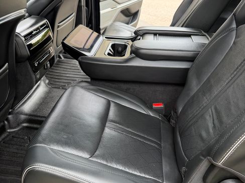Used 2022 Jeep Grand Wagoneer Series II AWD/4WD image 11