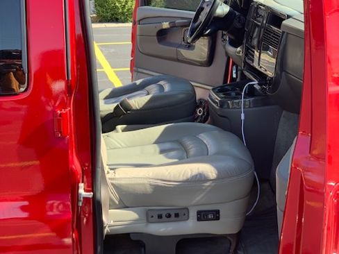 Used 2006 GMC Savana 1500 w/ Preferred Equipment Group image 21