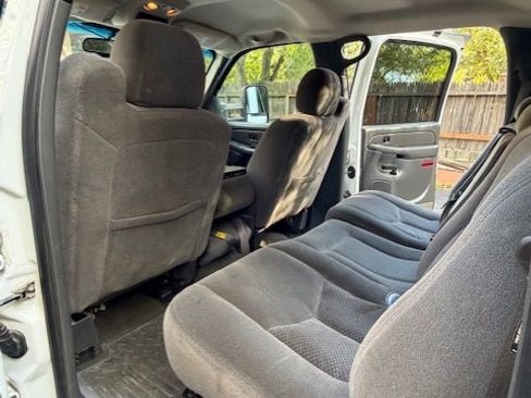 Used 2005 Chevrolet Silverado 2500 LS w/ Heavy-Duty Power Package image 23