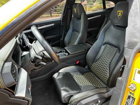 Used 2020 Lamborghini Urus AWD/4WD image 6