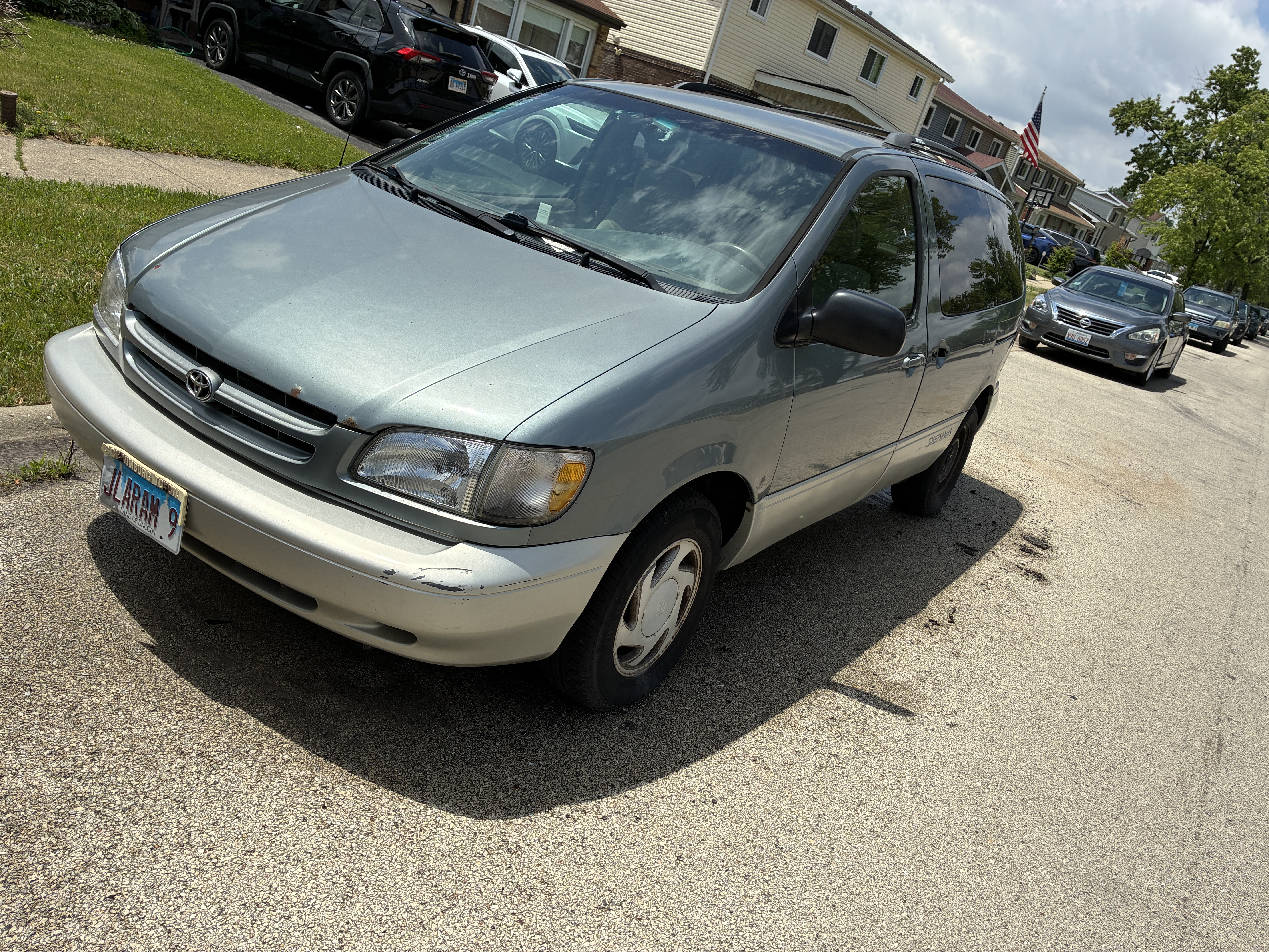 Used 1999 Toyota Sienna LE FWD image 1