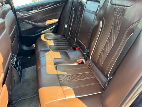 Used 2018 BMW 540i xDrive w/ Premium Package image 12