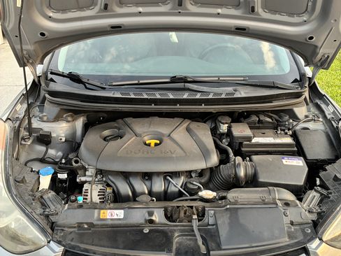 Used 2013 Hyundai Elantra Limited FWD image 2